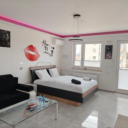 Good Day Apartments- Private Parking New Town 슈체친 외부 사진